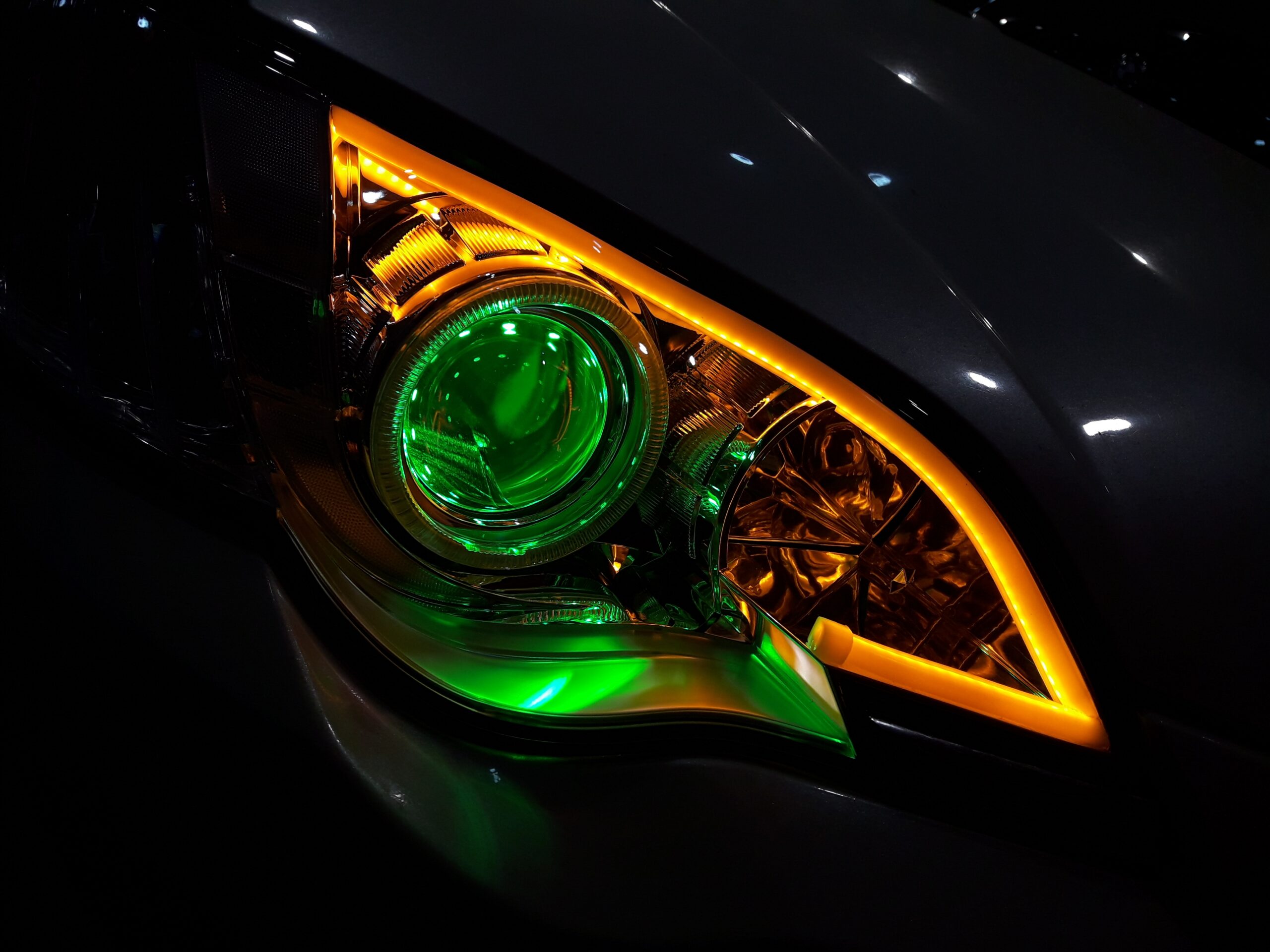 Website for an automotive lighting studio